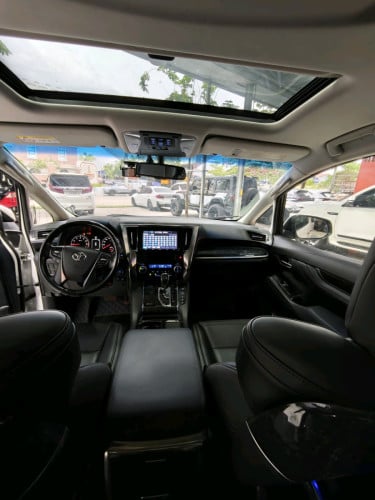 Toyota Alphard full option 2016 up 2021