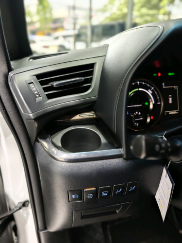 Toyota Alphard Hybrid Executive lounge full option 2020