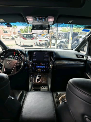 Toyota Alphard Hybrid Executive lounge full option 2020
