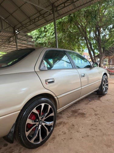 Toyota Camry ឆ្លាម 1998