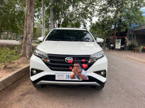 Toyota Rush 020 នៅថ្មីស្អាតណាស់ កៅអី3 ជួរ