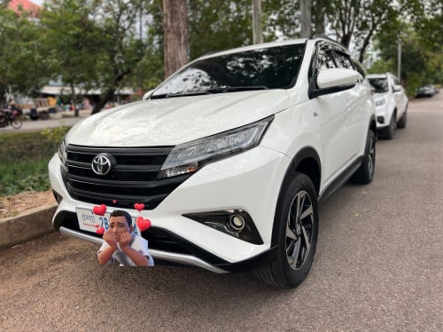 Toyota Rush 020 នៅថ្មីស្អាតណាស់ កៅអី3 ជួរ