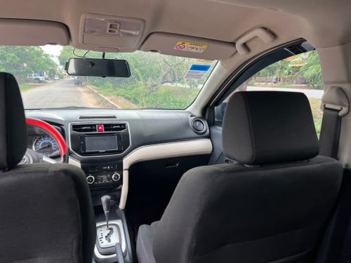 Toyota Rush 020 នៅថ្មីស្អាតណាស់ កៅអី3 ជួរ