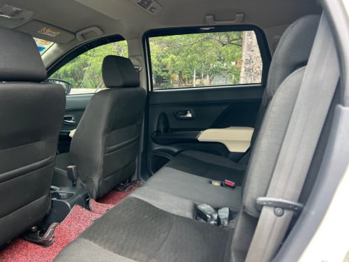 Toyota Rush 020 នៅថ្មីស្អាតណាស់ កៅអី3 ជួរ