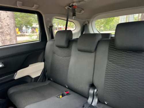 Toyota Rush 020 នៅថ្មីស្អាតណាស់ កៅអី3 ជួរ