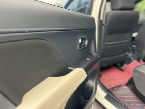 Toyota Rush 020 នៅថ្មីស្អាតណាស់ កៅអី3 ជួរ