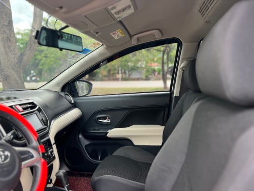Toyota Rush 020 នៅថ្មីស្អាតណាស់ កៅអី3 ជួរ
