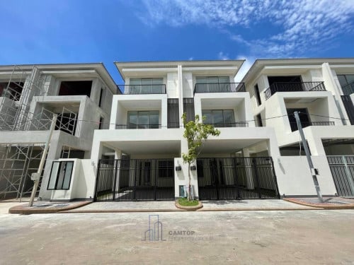 Twin Villa 4 Bedrooms For Rent In Peng Hout 50m