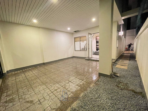 Twin Villa 4 Bedrooms For Rent In Peng Hout 50m