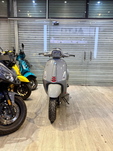 Vespa 2021 125cc 3100$ ក្រដាសពន្ធ