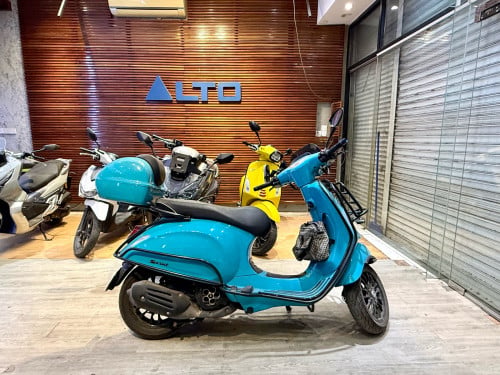 Vespa 2023 125cc 3300$ ក្រដាសពន្ធ