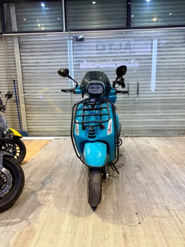 Vespa 2023 125cc 3300$ ក្រដាសពន្ធ