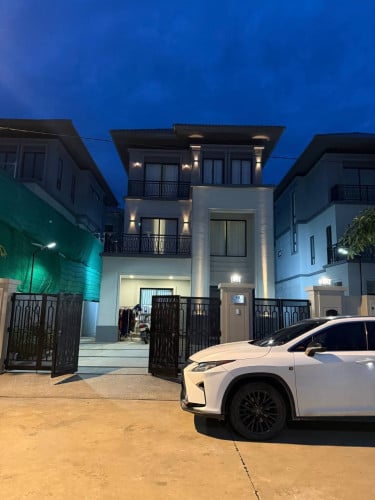 Villa Queen Chip Mong 6A For Rent