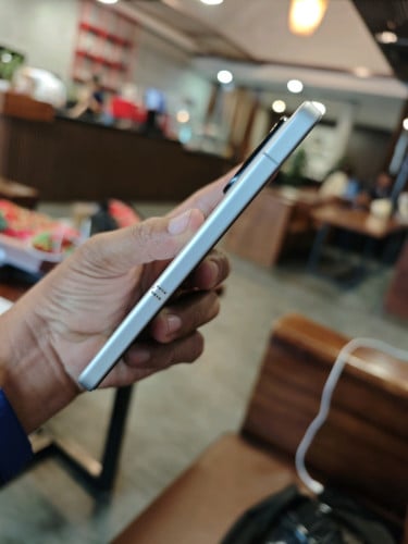 Xiaomi 15 12g/256g_CH(វៃដូរបាន)👉$375