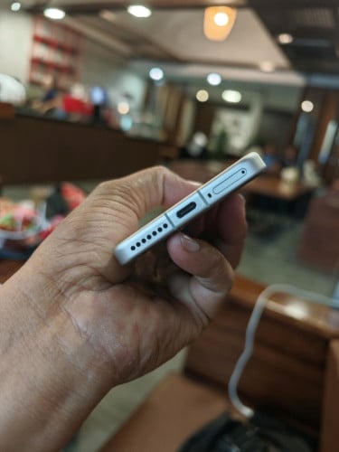 Xiaomi 15 12g/256g_CH(វៃដូរបាន)👉$375