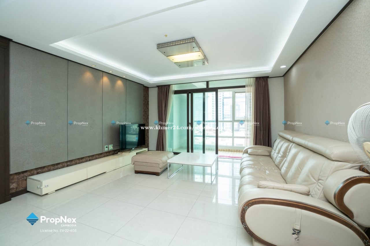 Spacious 3-Bedroom Condo for Rent | BKK1
