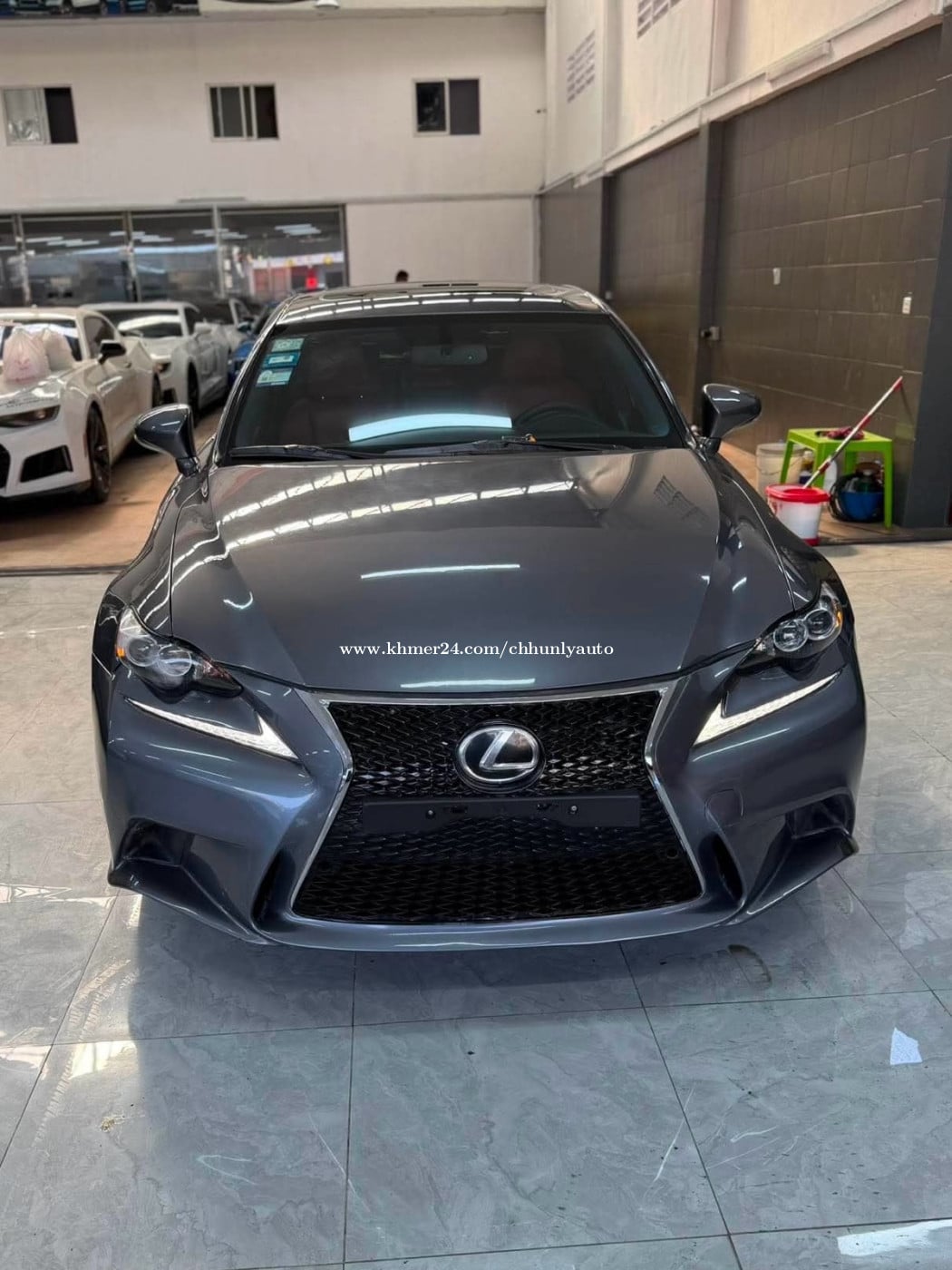 ស្តុកថ្មី Lexus IS 200T F Sport ហ្សុីន 2016