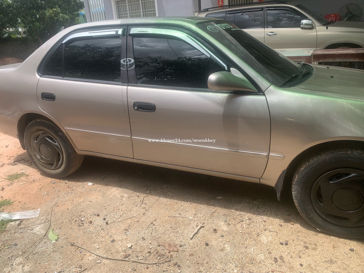 Corolla ឆ្នំា20000 លក់