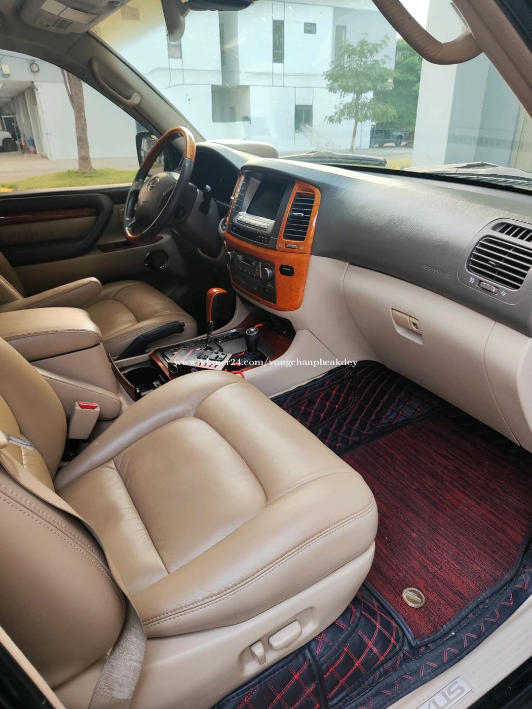Lexus LX470 03 Full (ម៉ាស៊ីនស្ងាត់ល្អ មានចាប់សត្វ)