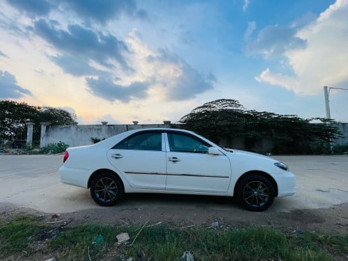 ឡានស្អាត នៅសំណុំ មិនមានបុកប៉ះ