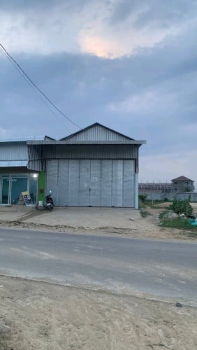 ឃ្លាំងជួល