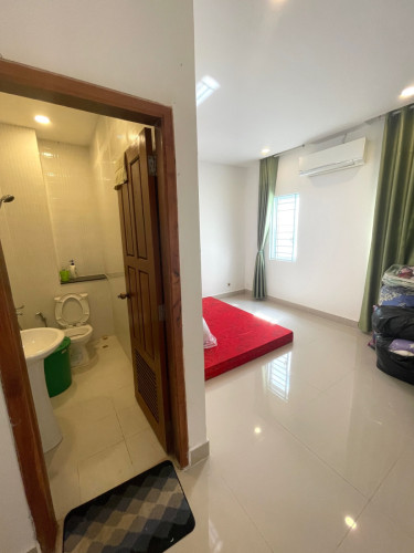 ផ្ទះលក់នៅជិតផ្សារពិភពថ្មី