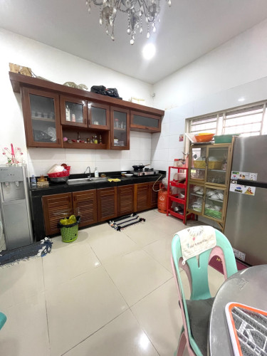 ផ្ទះលក់នៅជិតផ្សារពិភពថ្មី