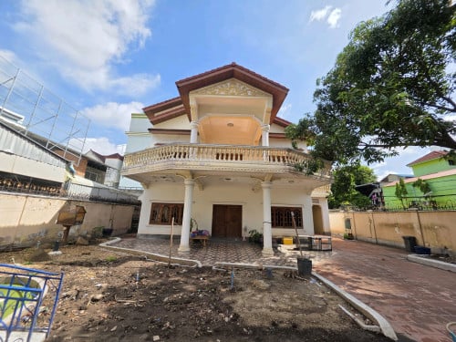ផ្ទះវីឡាកែងជួលនៅទួលគោក
