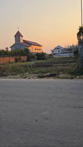 ដីលក់​ឃ្មួញ​ សែនសុខ​ ភ្នំពេញ​