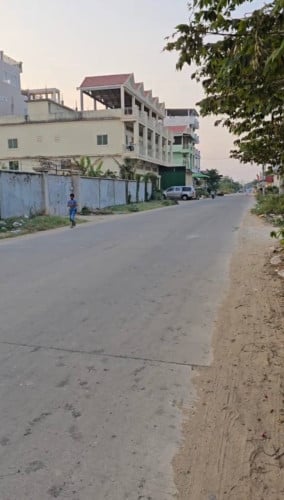 ដីលក់​ឃ្មួញ​ សែនសុខ​ ភ្នំពេញ​