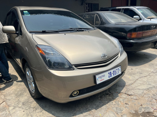 ឡានលក់ព្រូស​ 05​ ពាក់កណ្ដាលហ្វូល​ ក្នុងលឿង​