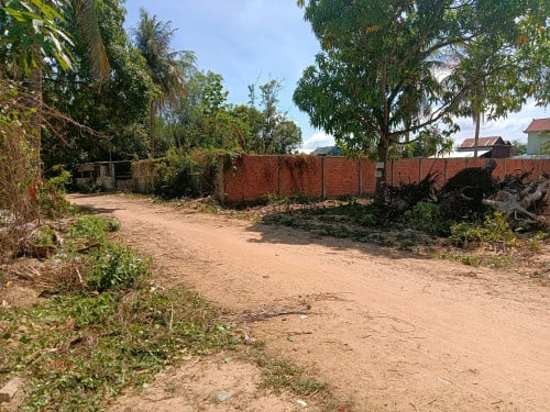 ដីជួល 1000 ម៉ែត្រការ៉េ