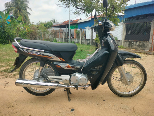 ម៉ូតូខ្ញុំជិះផ្ចាល់ខ្លួនចង់លក់ ឆ្នាំ 202