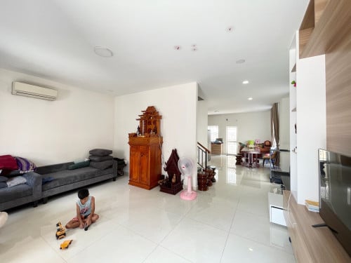 បង់លុយត្រឹម $40,000 ចូលនៅផ្ទះវីឡាភ្លោះ ភ្លាមៗ