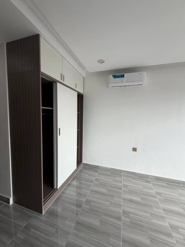 ខុនដូរជួលទីតាំង សែនសុខ (Condo East land)