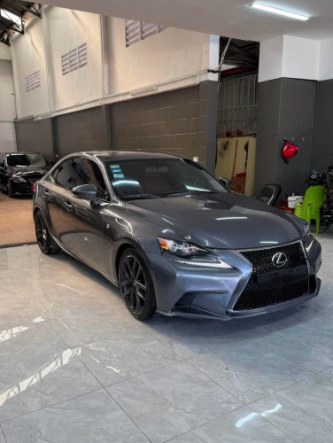 ស្តុកថ្មី Lexus IS 200T F Sport ហ្សុីន 2016