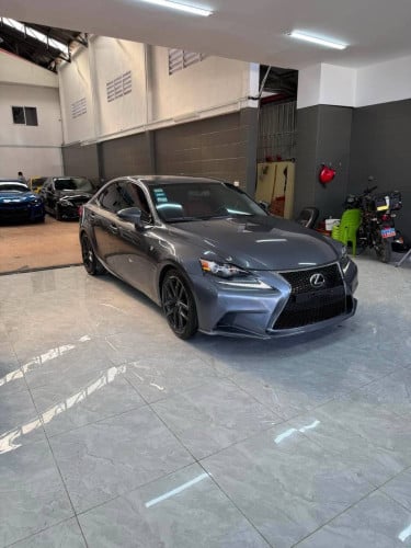 ទើបកាត់បានថ្មីៗ lexus IS F-sport zin ក្នុង cherry