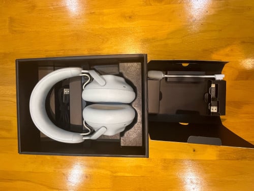 [Like New] Alienware Pro Wireless Esports Gaming Headset – White – ANC