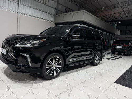 លក់​ LX570 016 super sport full option ធានា​ថ្នាំ​សុីនមួយជុំ​ ម្ចាស់ដេីម​ផ្ទាល់​