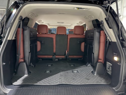 លក់​ LX570 016 super sport full option ធានា​ថ្នាំ​សុីនមួយជុំ​ ម្ចាស់ដេីម​ផ្ទាល់​