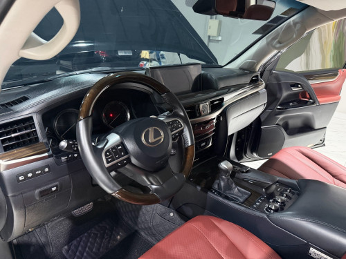 លក់​ LX570 016 super sport full option ធានា​ថ្នាំ​សុីនមួយជុំ​ ម្ចាស់ដេីម​ផ្ទាល់​