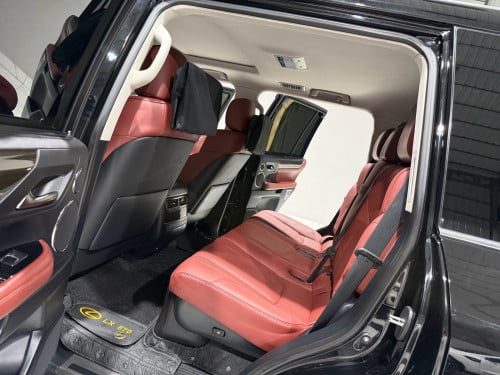 លក់​ LX570 016 super sport full option ធានា​ថ្នាំ​សុីនមួយជុំ​ ម្ចាស់ដេីម​ផ្ទាល់​