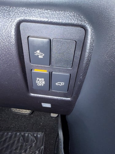លក់​ LX570 016 super sport full option ធានា​ថ្នាំ​សុីនមួយជុំ​ ម្ចាស់ដេីម​ផ្ទាល់​