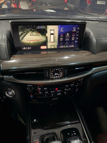 លក់​ LX570 016 super sport full option ធានា​ថ្នាំ​សុីនមួយជុំ​ ម្ចាស់ដេីម​ផ្ទាល់​