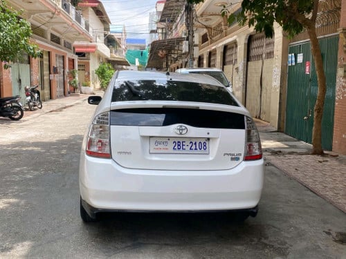 ឡានលក់ Prius 06 h Full ឡានស្អាត ស៊ីនម៉ាជុំ