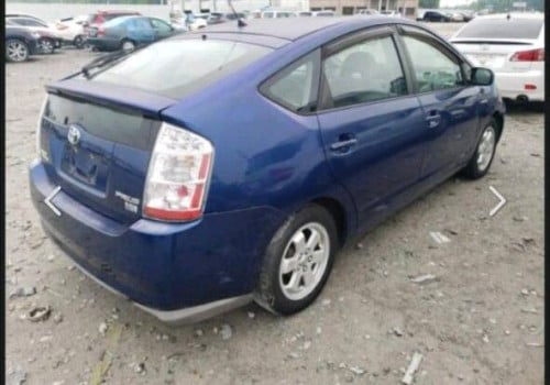 ឡានជិះផ្ទាល់ខ្លួនPrius 09 H/full ពណ៍ទឹកប៊ិច ចង្គៀងគុច ដំបូងផ្កាយ