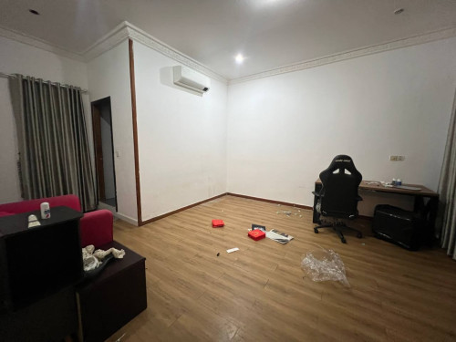 [ Spacious villa For Rent in toul svay prey area]