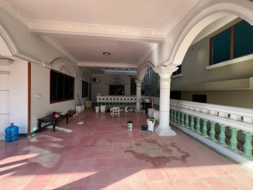 [ Spacious villa For Rent in toul svay prey area]