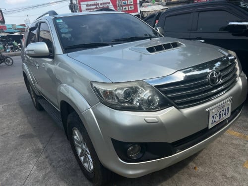 រថយន្តសម្រាប់ជួល Toyota Fortuner 2014  Daily, Weekly, Monthly, Yearly