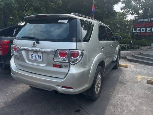 រថយន្តសម្រាប់ជួល Toyota Fortuner 2014  Daily, Weekly, Monthly, Yearly